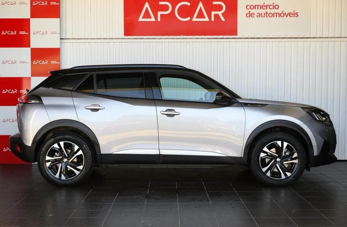 PEUGEOT 2008 e- 50 kWh GT