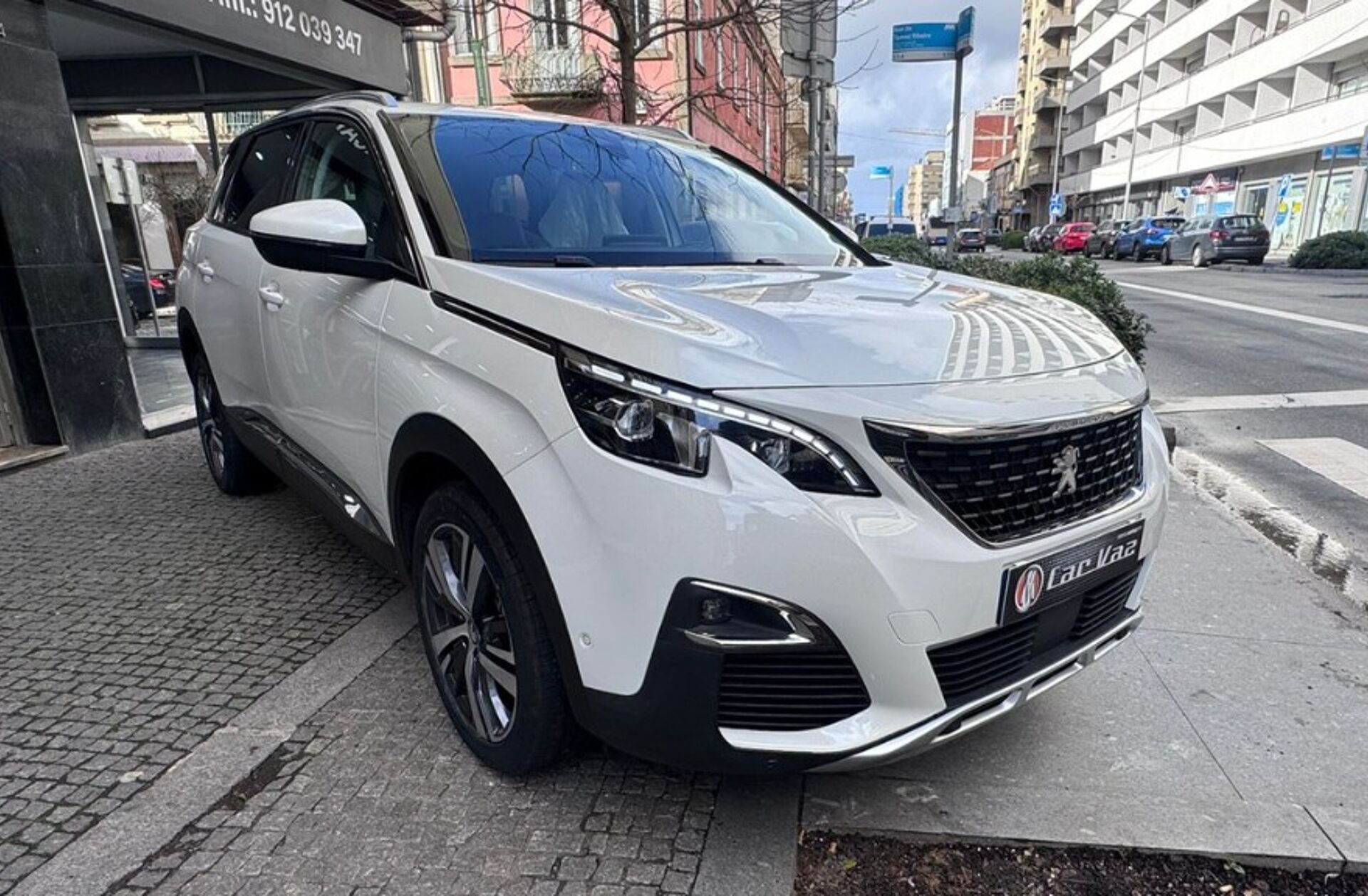 PEUGEOT 5008 1.5 BlueHDi Allure