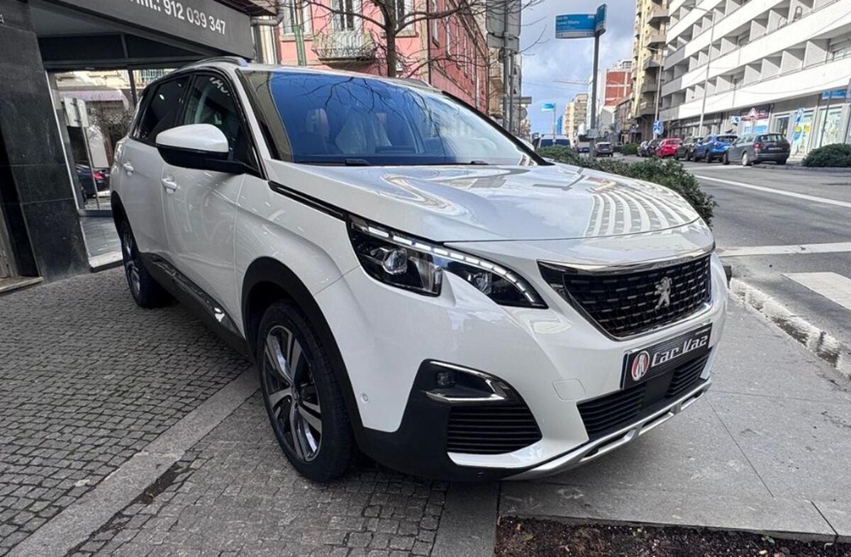 PEUGEOT 5008 1.5 BlueHDi Allure