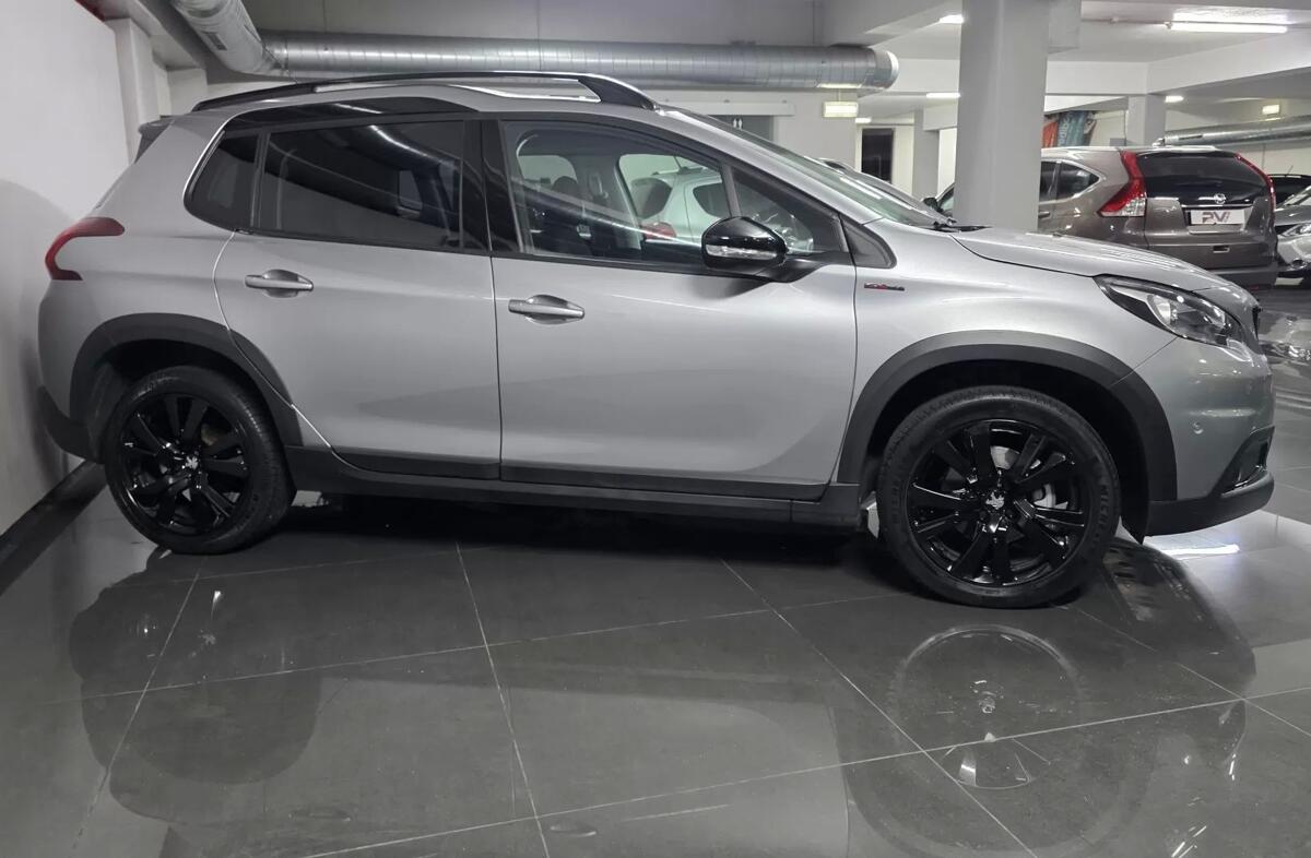 PEUGEOT 2008 1.2 PureTech GT Line