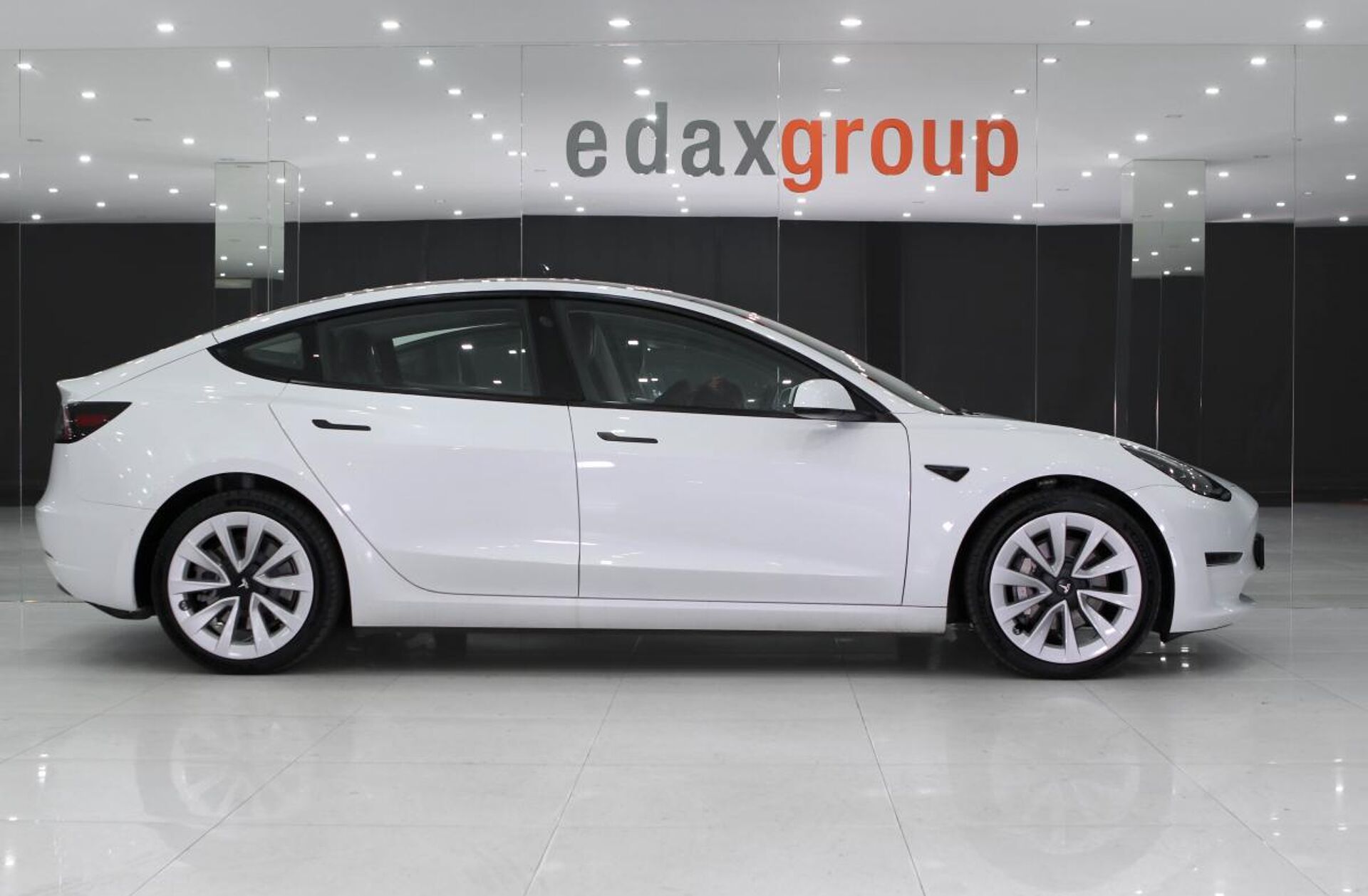 TESLA Model 3 Long-Range Dual Motor AWD