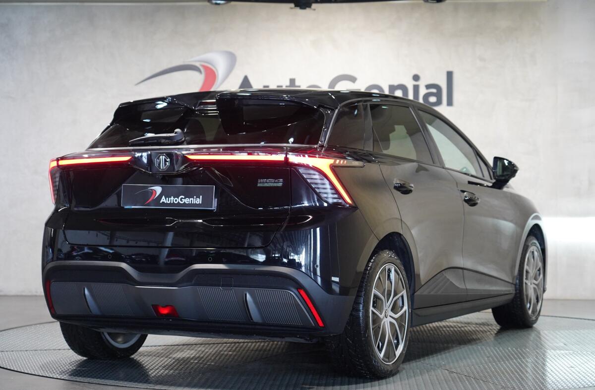 MG MG4 64 kWh Luxury