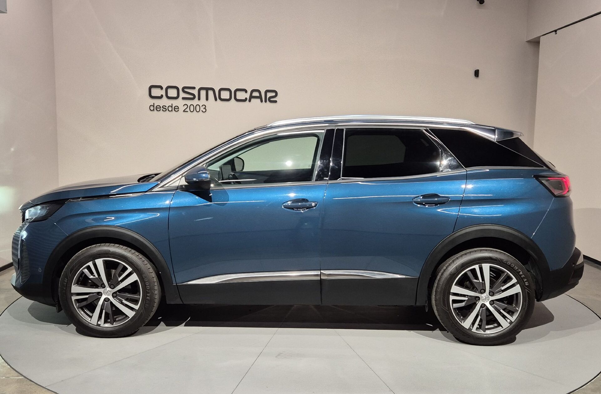 PEUGEOT 3008 1.2 PureTech Allure