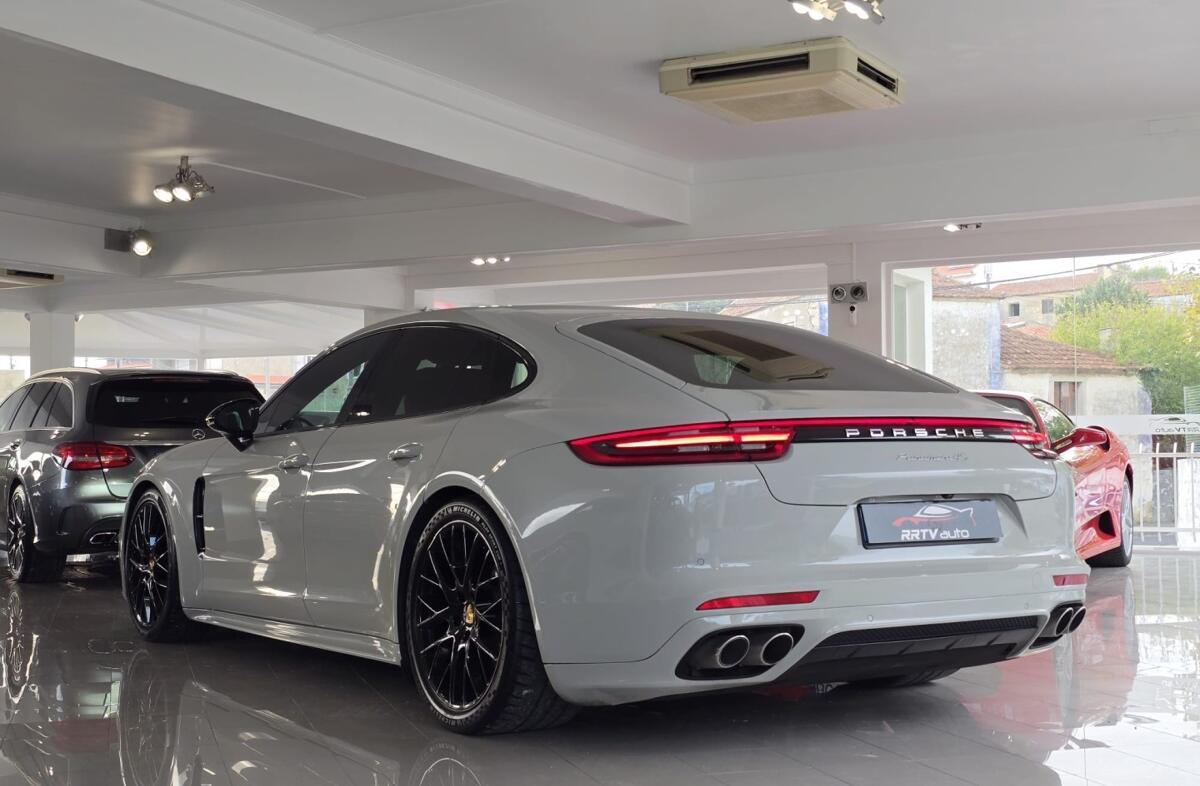 PORSCHE Panamera 4 S