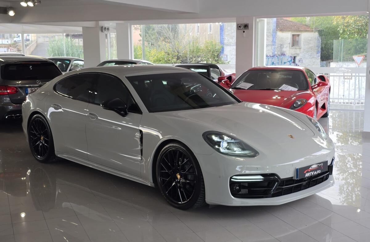 PORSCHE Panamera 4 S