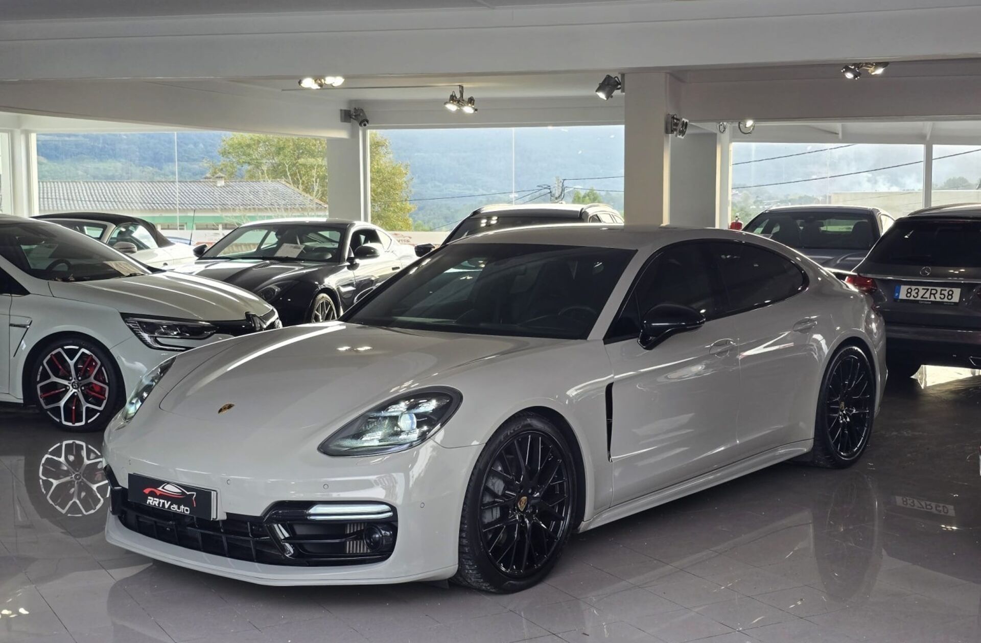 PORSCHE Panamera 4 S