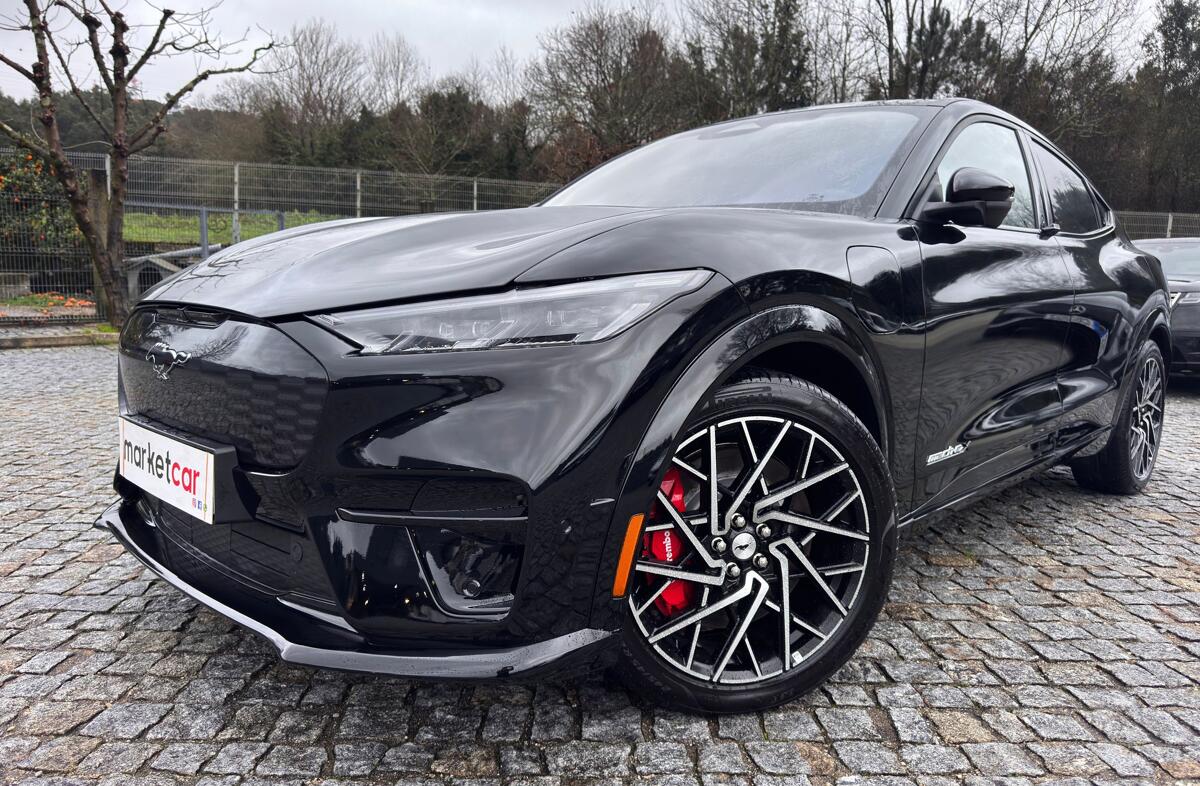 FORD Mustang Mach-E GT AWD