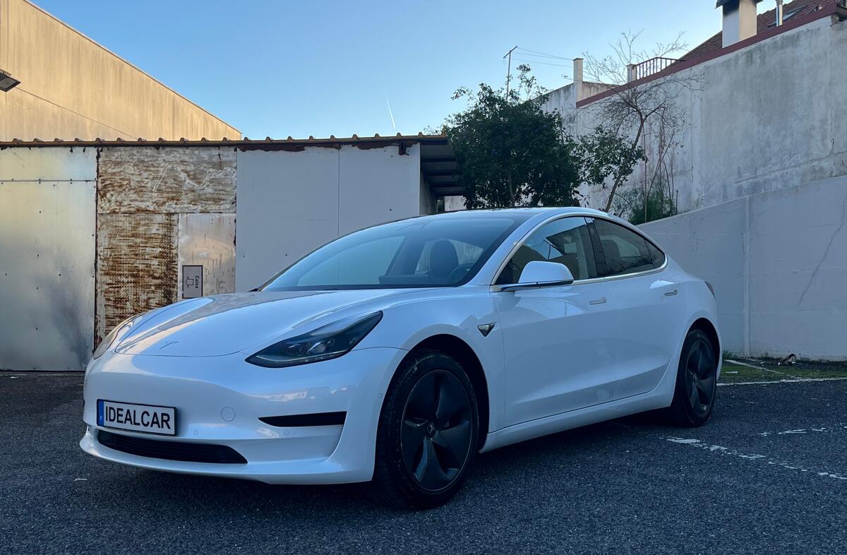 TESLA Model 3 Standard Range Plus RWD