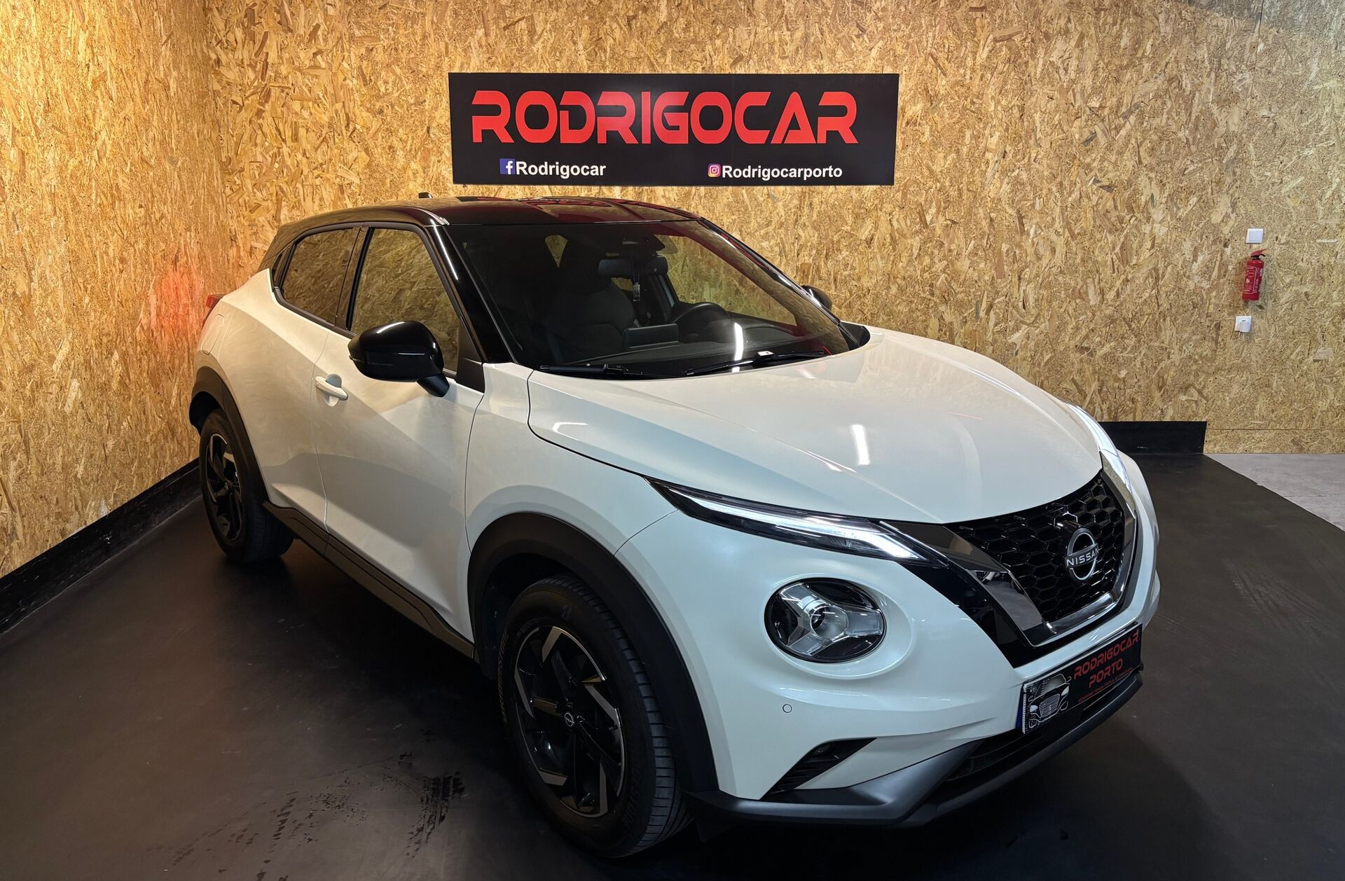 NISSAN Juke 1.0 DIG-T N-Design Black