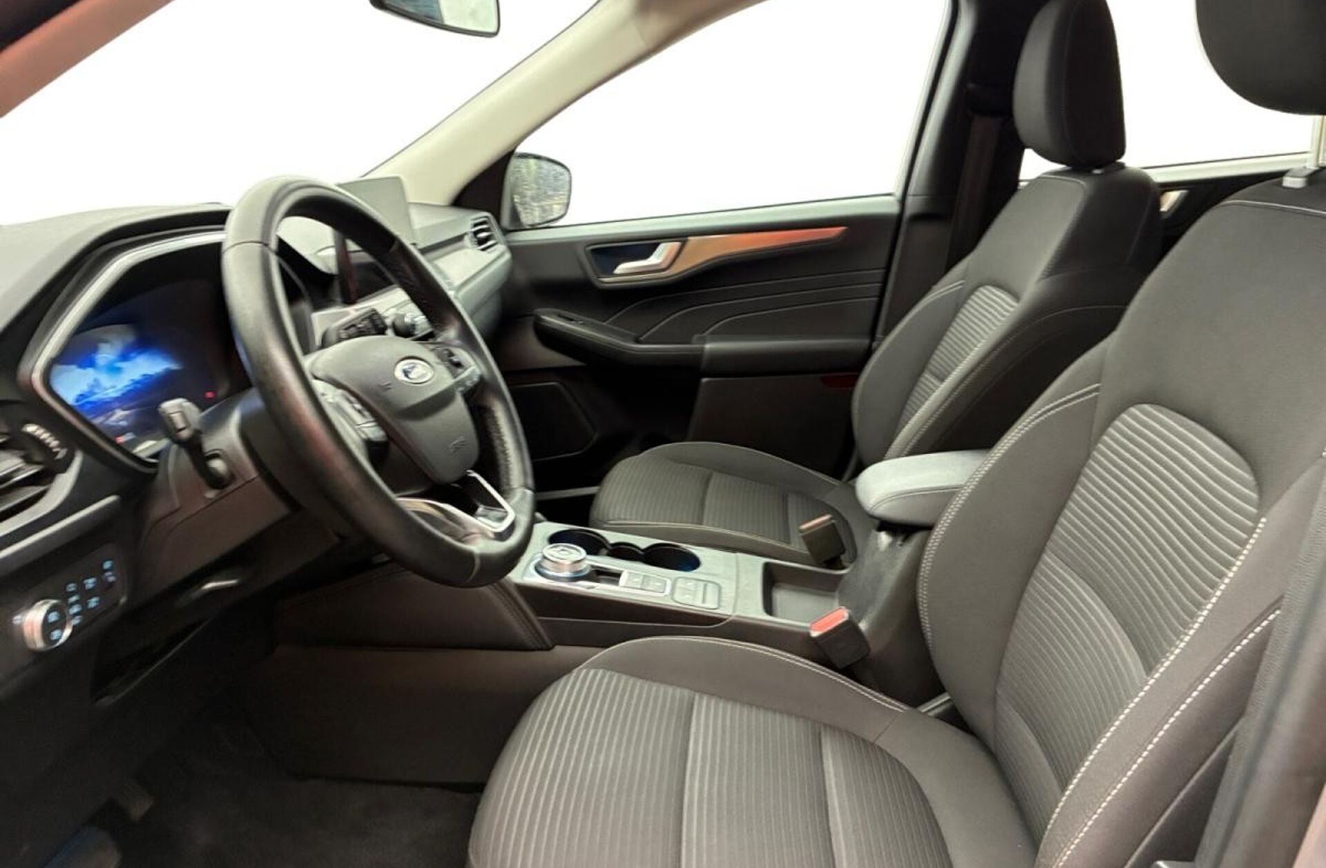 FORD Kuga 2.5 FHEV Titanium