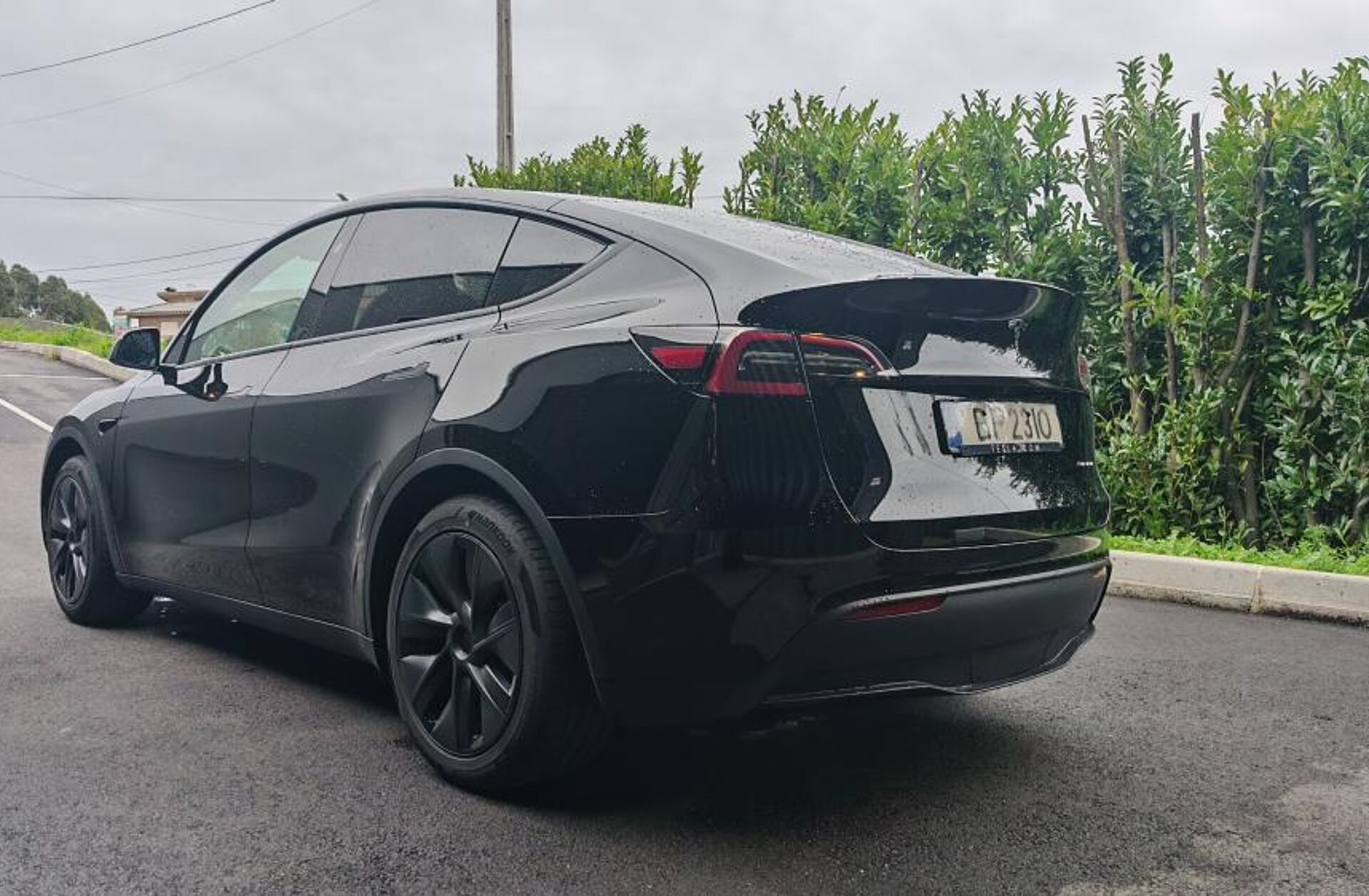 TESLA Model Y Long Range Tração Integral