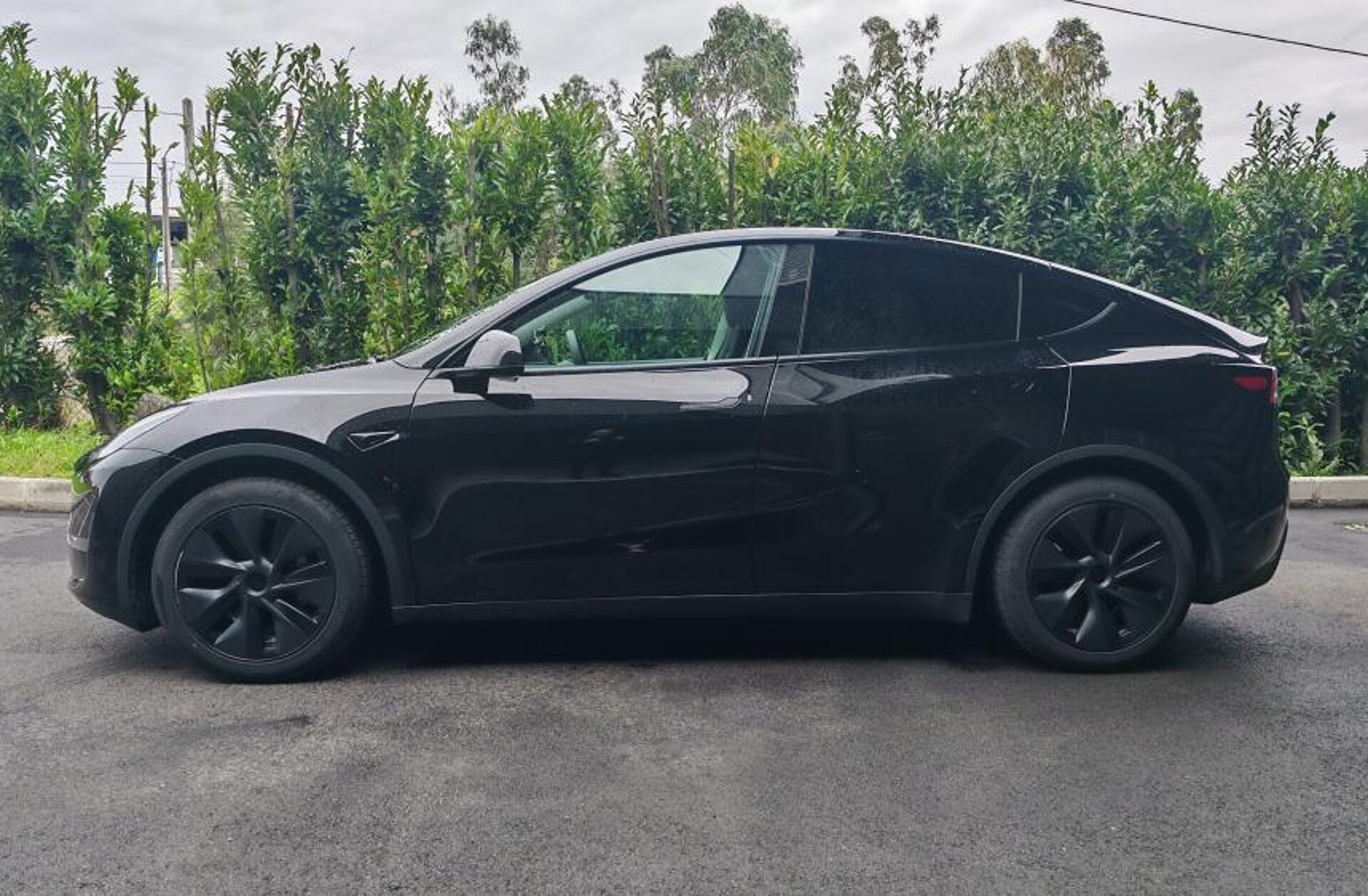TESLA Model Y Long Range Tração Integral