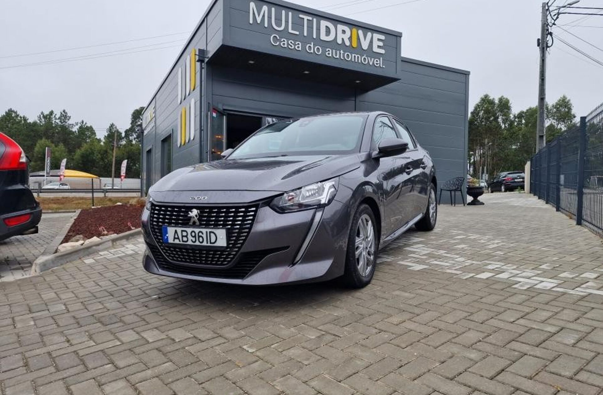 PEUGEOT 208 1.2 PureTech Active
