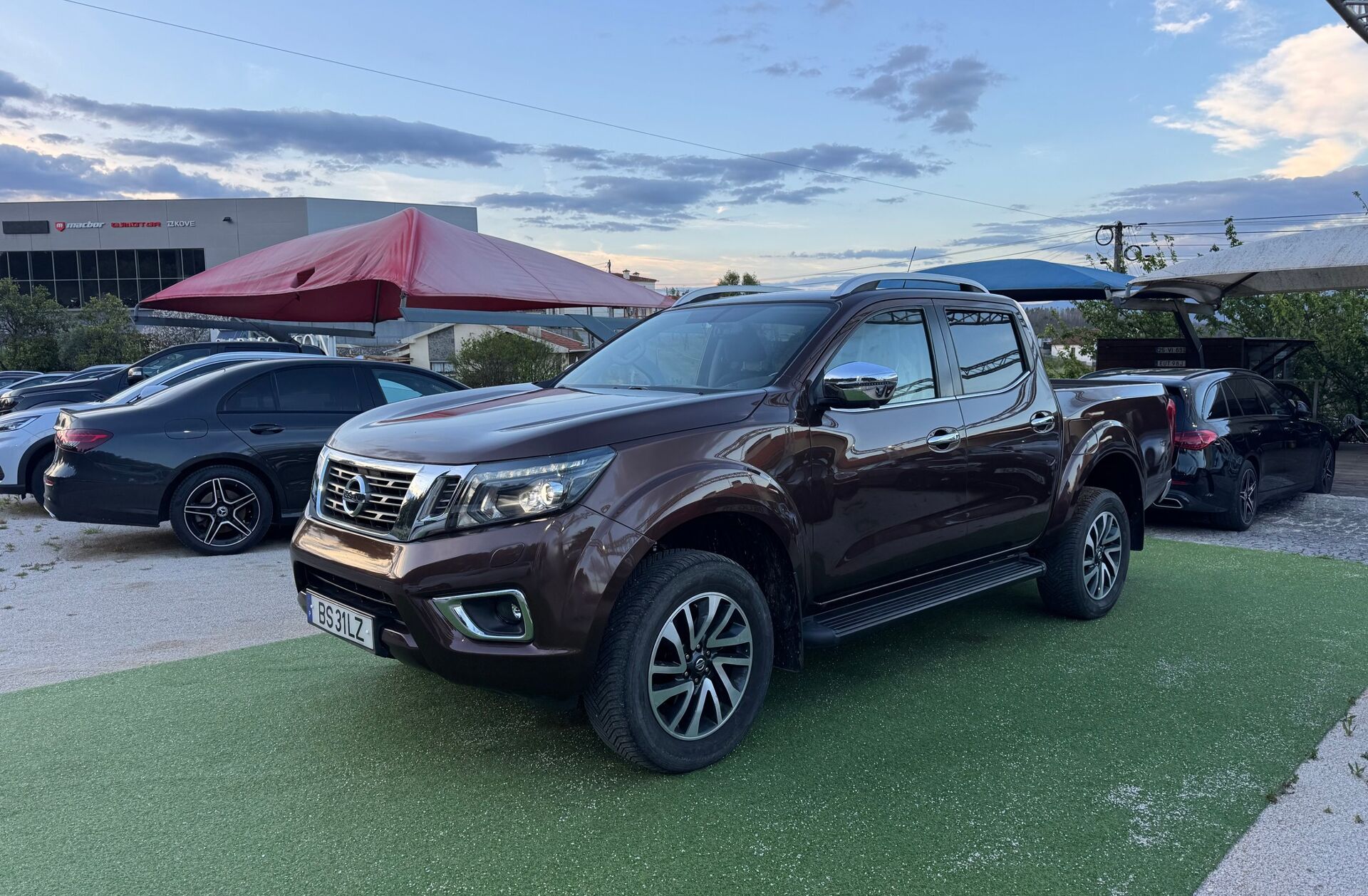 NISSAN Navara 2.3 dCi CD 4WD N-Connecta
