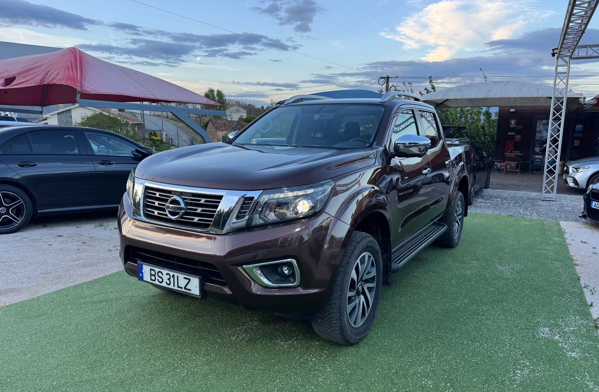 NISSAN Navara 2.3 dCi CD 4WD N-Connecta