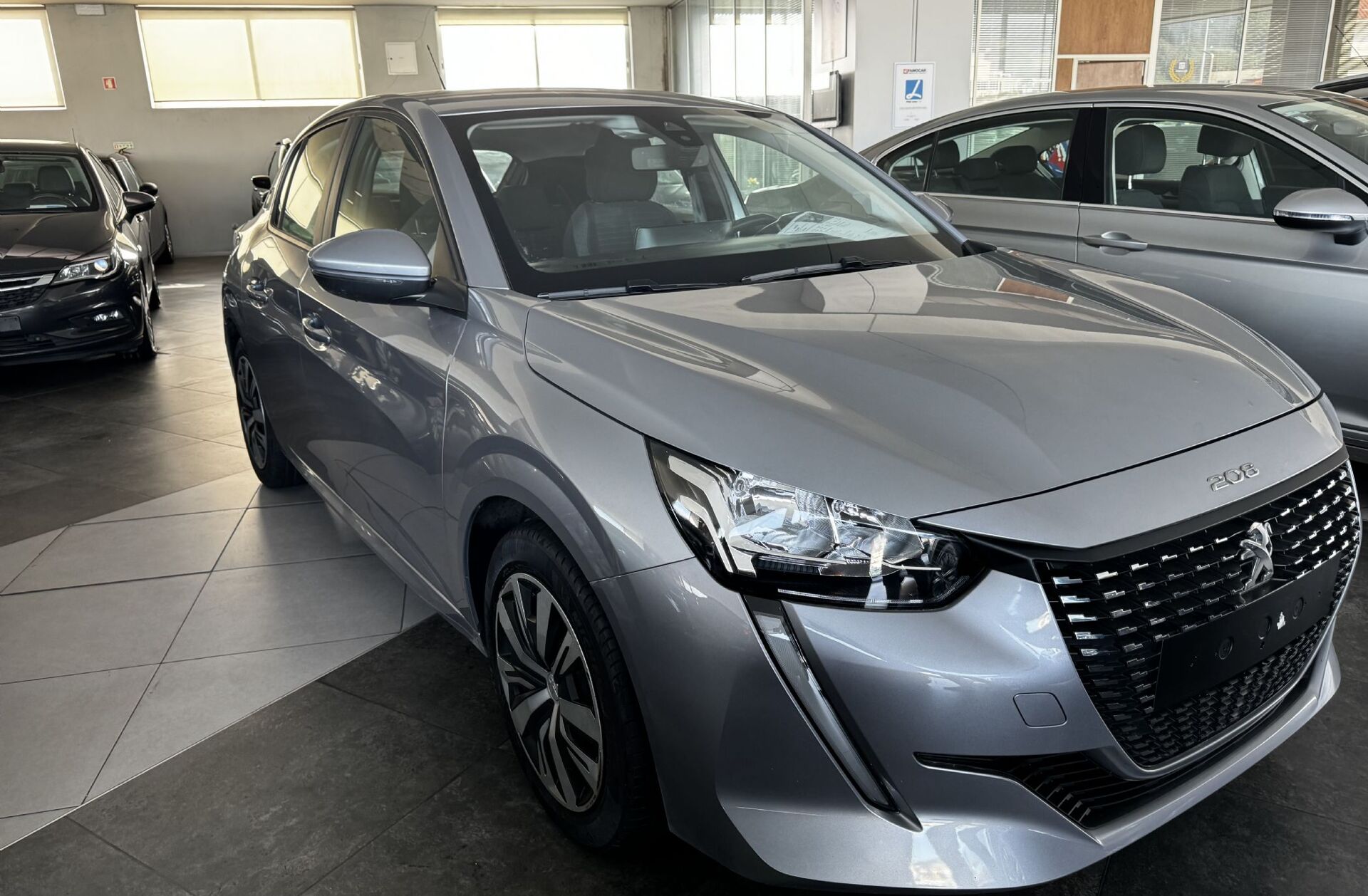 PEUGEOT 208 1.2 PureTech Allure Pack EAT8