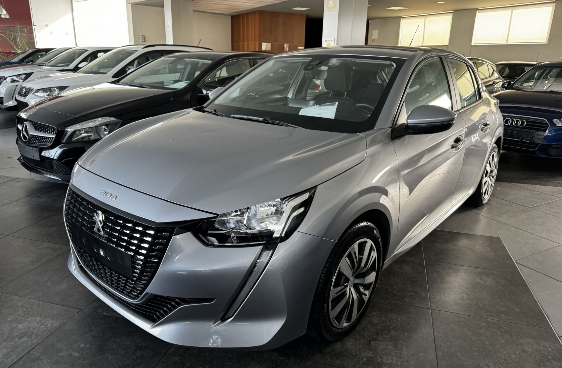 PEUGEOT 208 1.2 PureTech Allure Pack EAT8