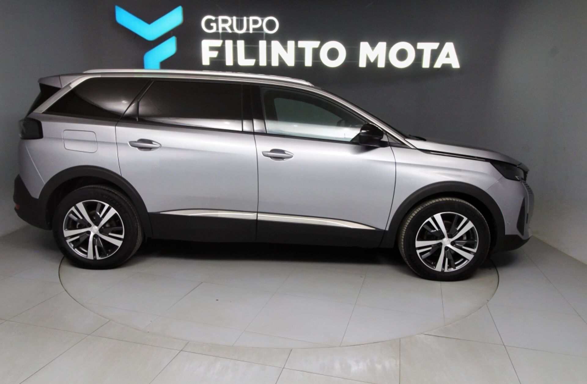 PEUGEOT 5008 1.2 PureTech Allure Pack EAT8