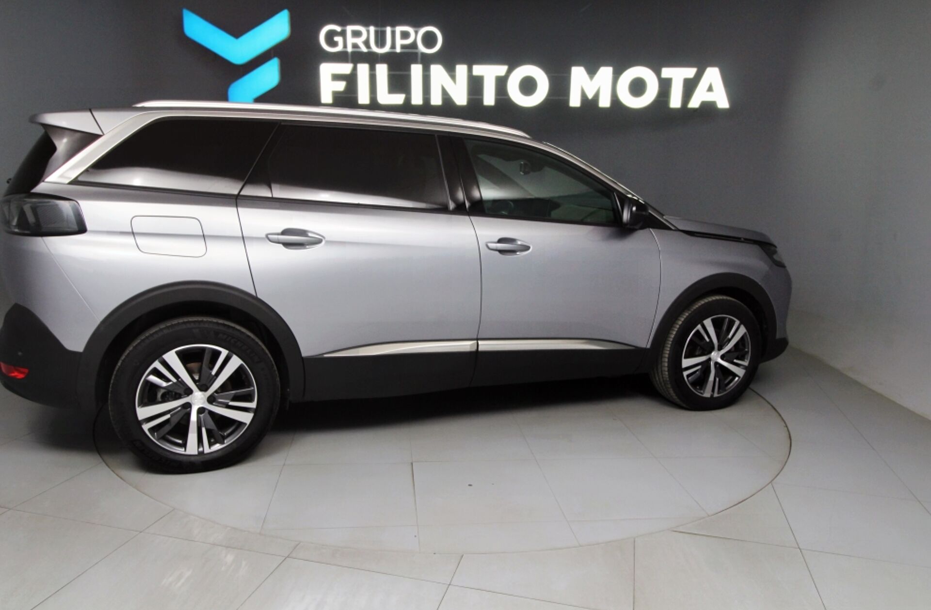 PEUGEOT 5008 1.2 PureTech Allure Pack EAT8