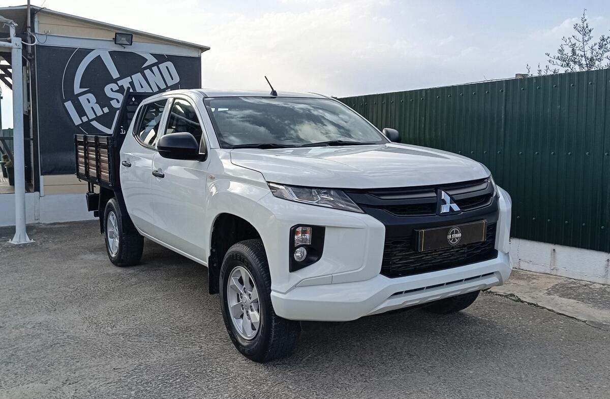 MITSUBISHI L 200 2.3 DI-D CD Invite 4WD