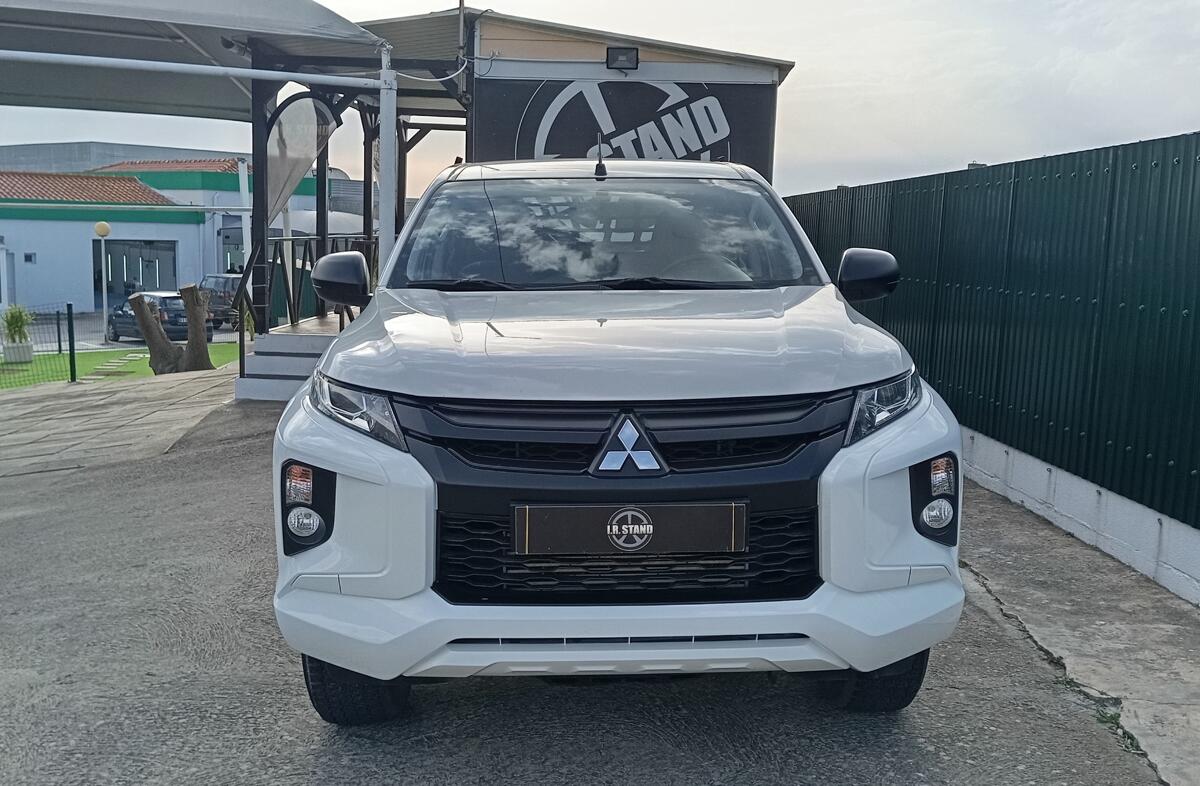 MITSUBISHI L 200 2.3 DI-D CD Invite 4WD