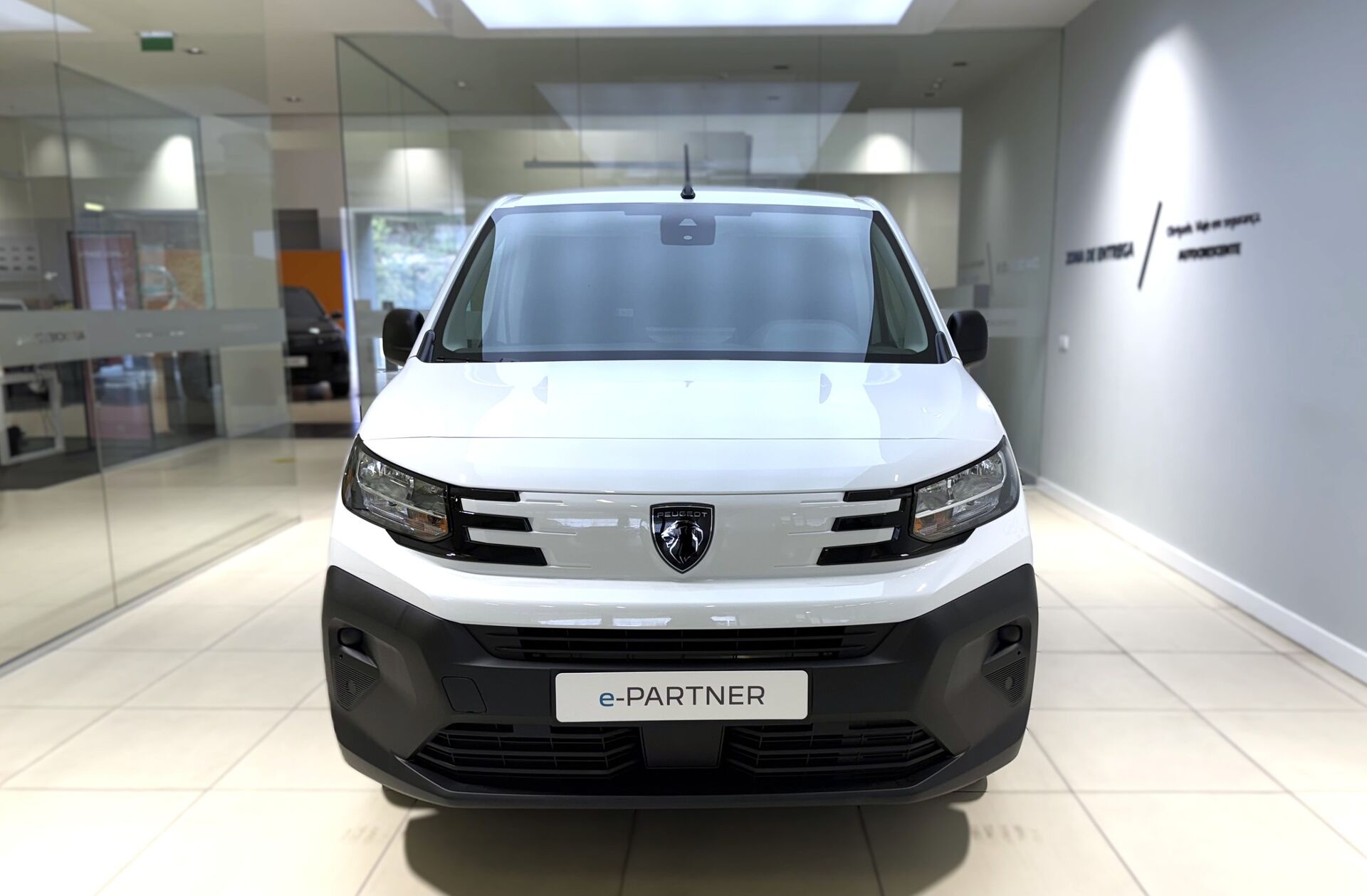 PEUGEOT Partner e- 50 kWh Standard