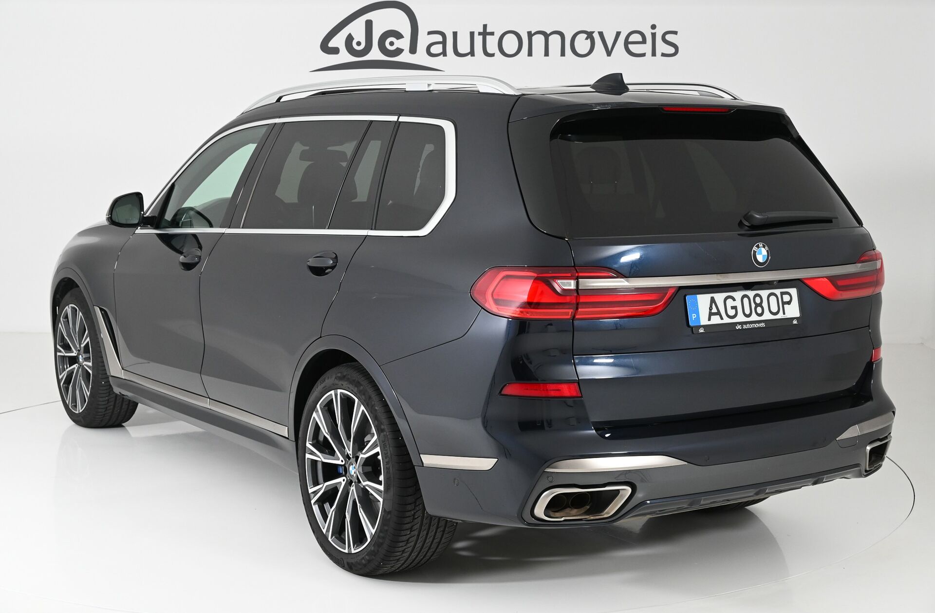 BMW X7 M50i