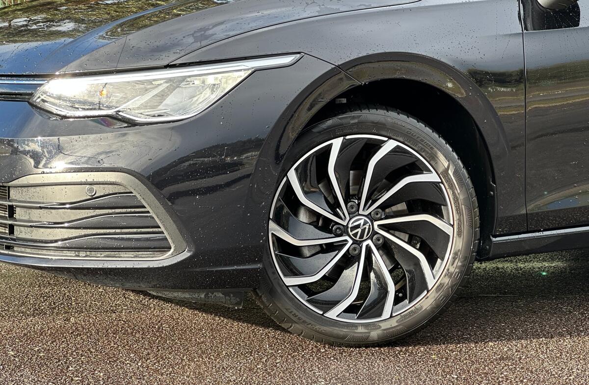 VOLKSWAGEN Golf 1.0 TSI Life