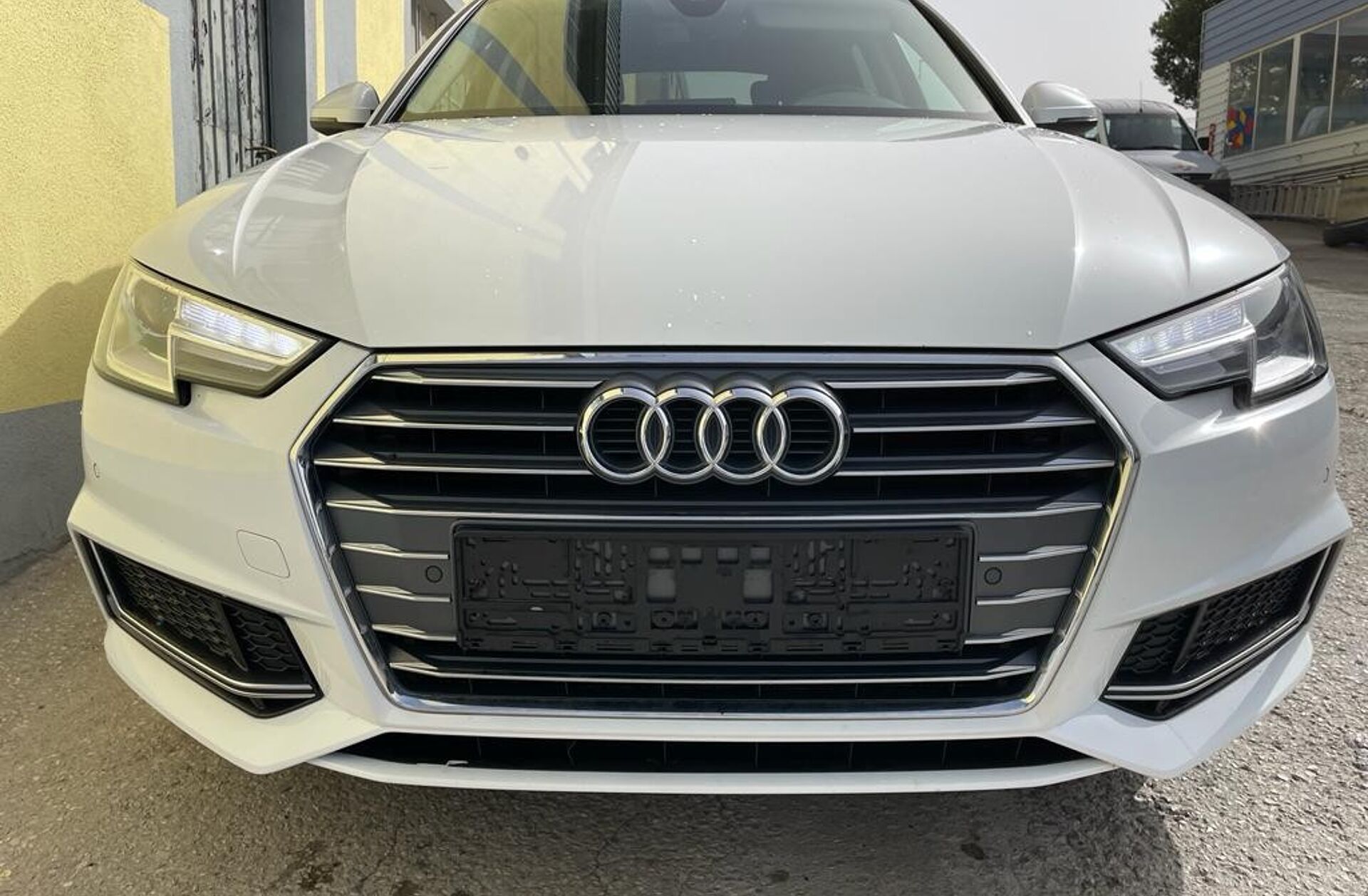 AUDI A4 40 TDI Advanced S tronic