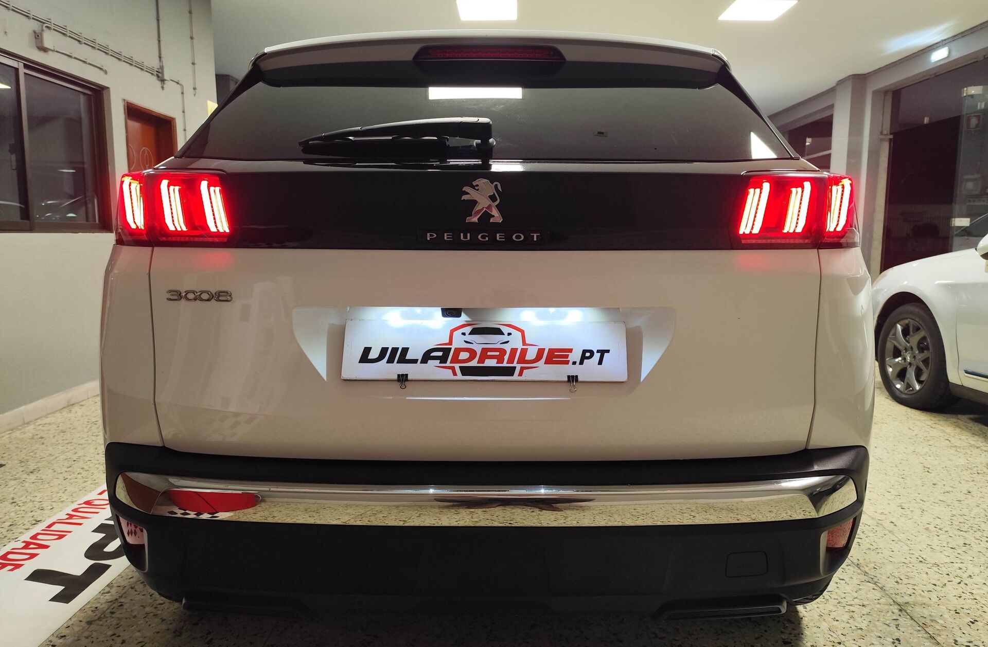 PEUGEOT 3008 1.5 BlueHDi Allure Pack EAT8