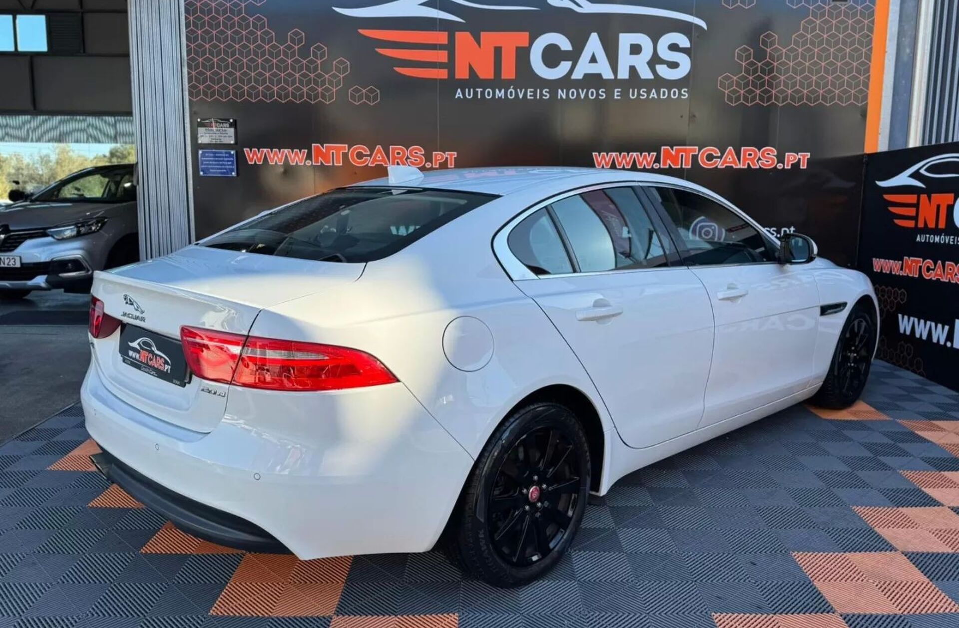 JAGUAR XE 2.0 D Prestige Aut.