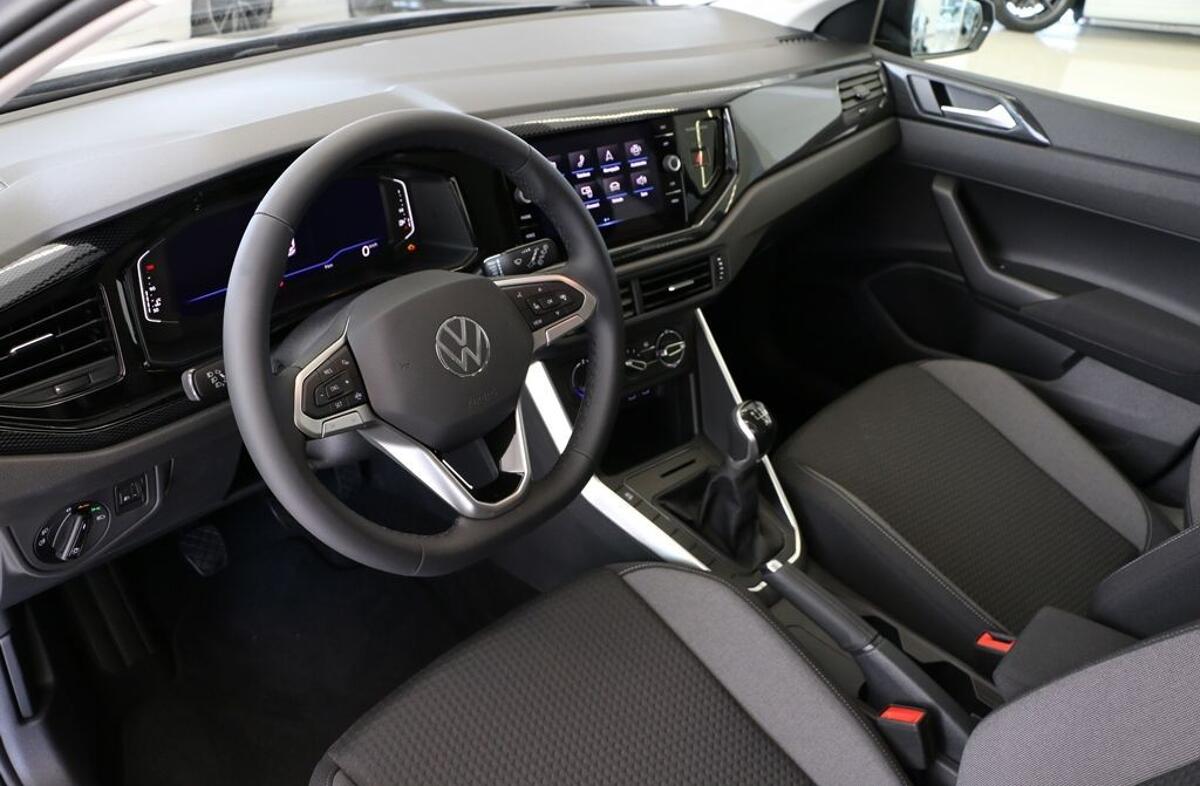 VOLKSWAGEN Polo 1.0 TSI Urban DSG