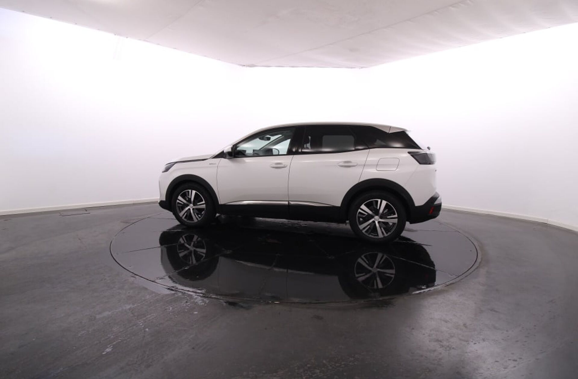 PEUGEOT 3008 1.6 Hybrid Allure e-EAT8