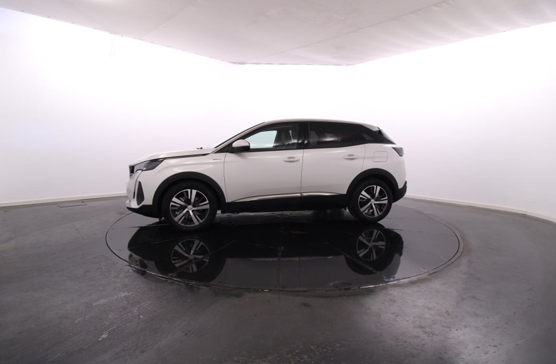 PEUGEOT 3008 1.6 Hybrid Allure e-EAT8