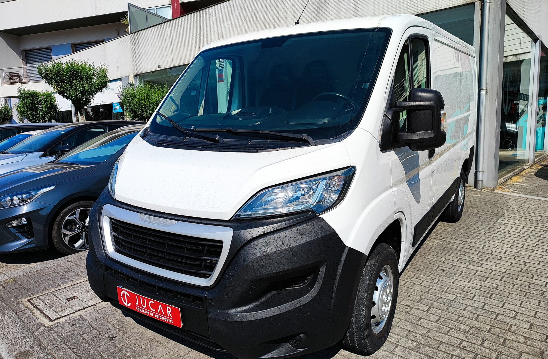 PEUGEOT Boxer 2.2 BlueHDi 330 L1H1 Pro