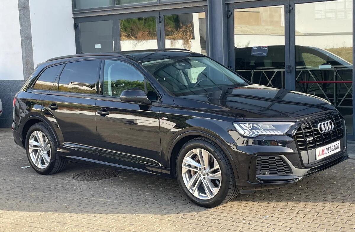 AUDI Q7 55 TFSIe quattro S line Tiptronic