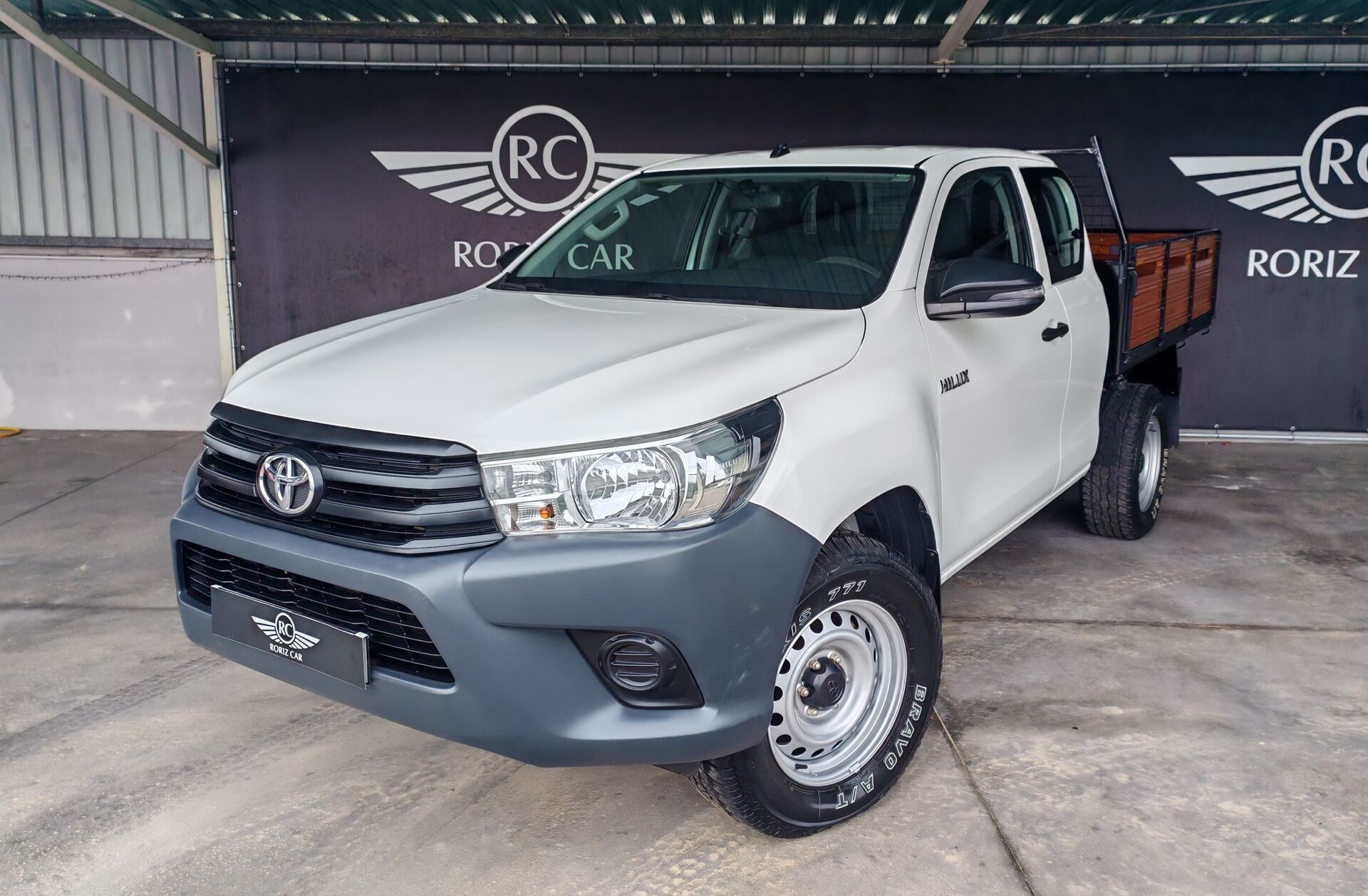 TOYOTA Hilux 2.4 D-4D 4WD CD CH 3L