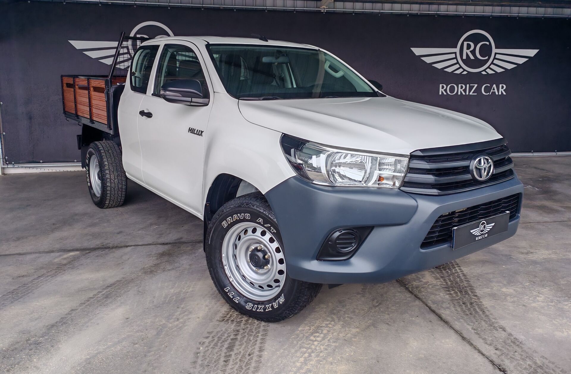 TOYOTA Hilux 2.4 D-4D 4WD CD CH 3L