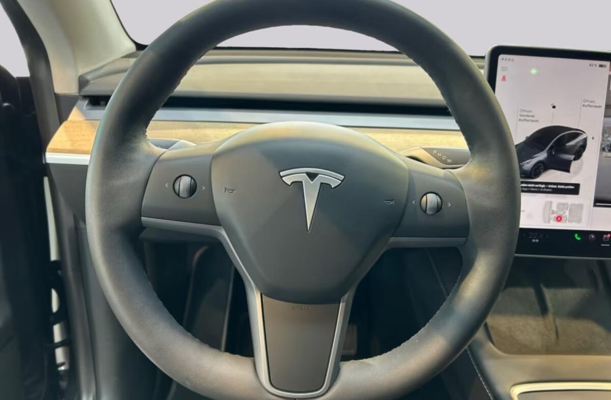 TESLA Model Y Long Range Tração Integral