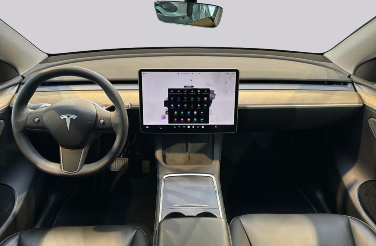 TESLA Model Y Long Range Tração Integral