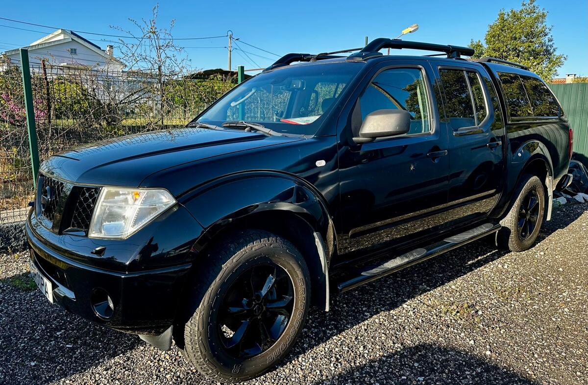 NISSAN Navara 2.5 dCi CD LE Premium