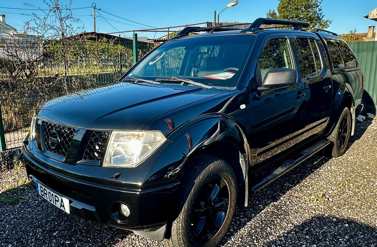 NISSAN Navara 2.5 dCi CD LE Premium