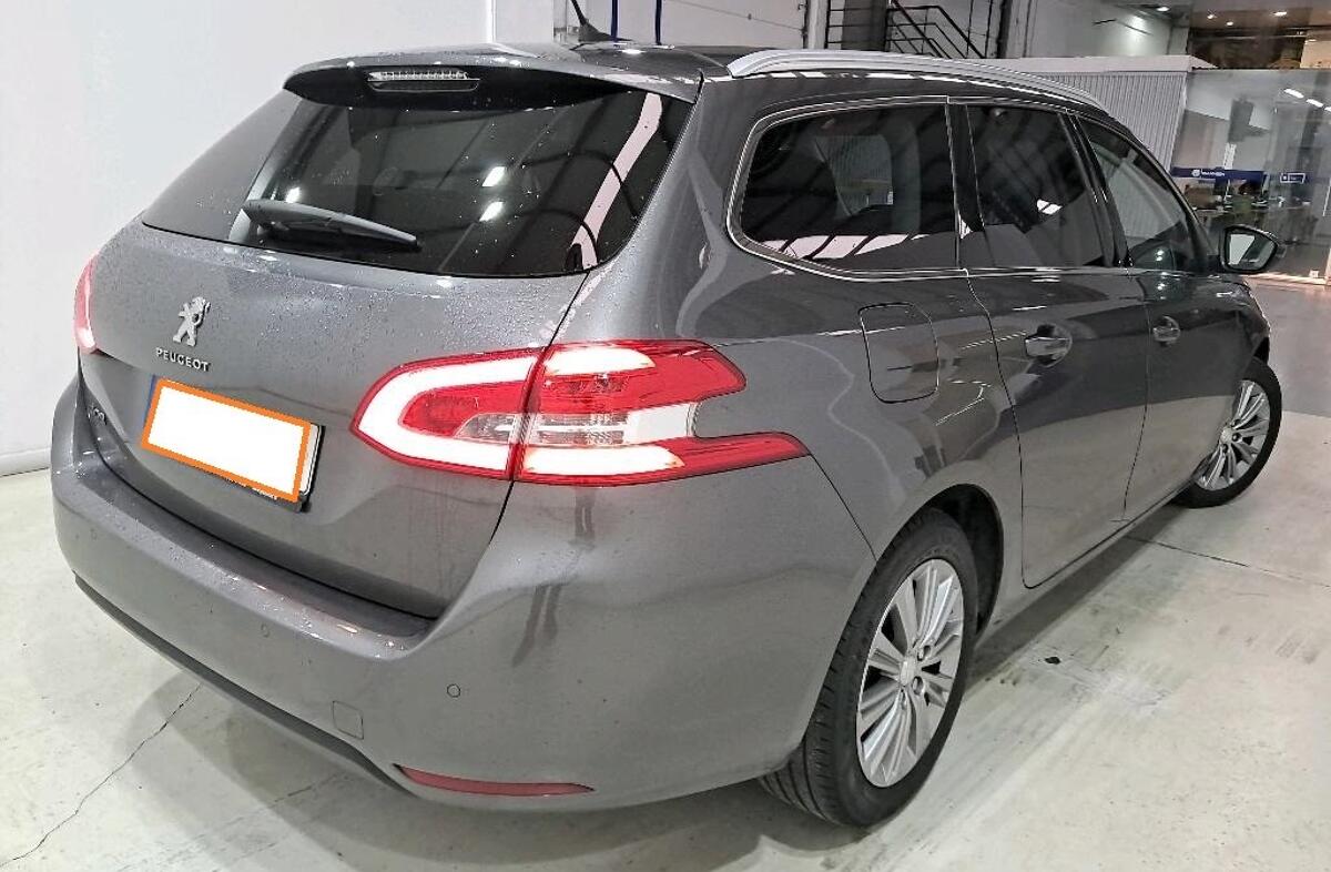 PEUGEOT 308 SW 1.2 PureTech Allure EAT8