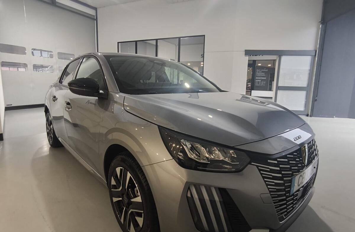 PEUGEOT 208 e- 51 kWh GT