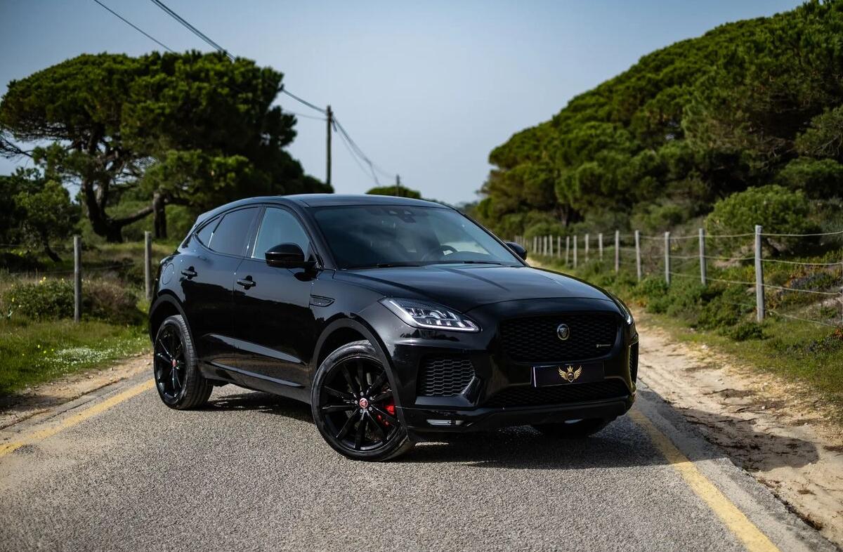 JAGUAR E-Pace 2.0 i4 R-Dynamic AWD Aut.