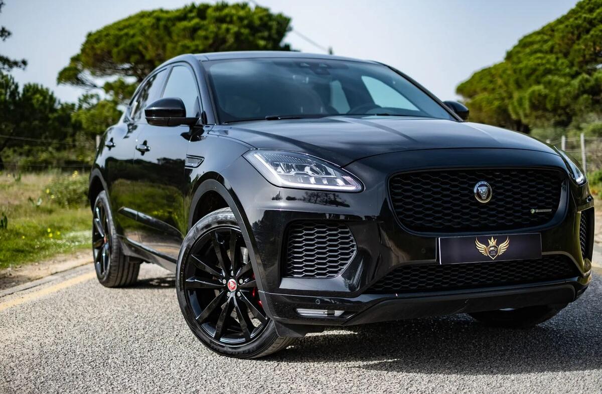 JAGUAR E-Pace 2.0 i4 R-Dynamic AWD Aut.