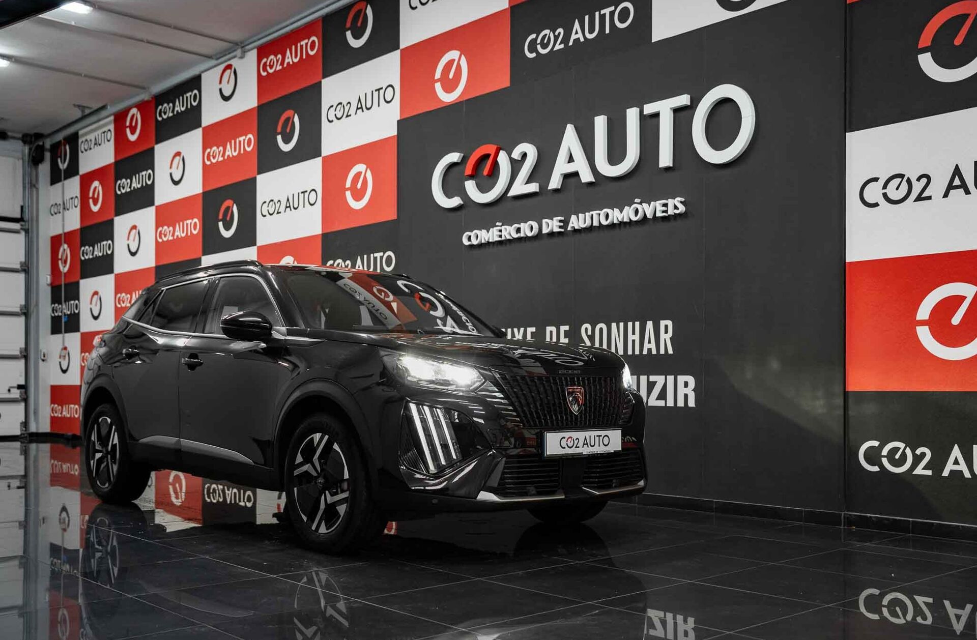 PEUGEOT 2008 1.2 PureTech Allure EAT8