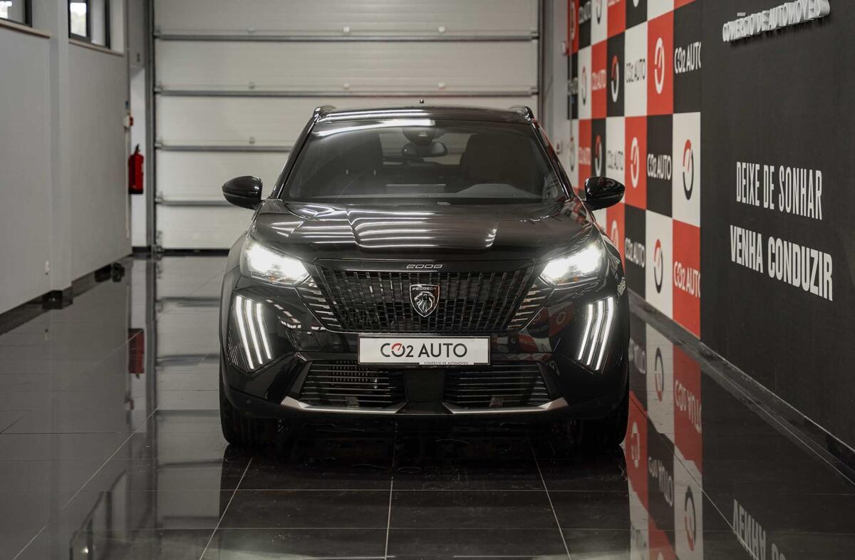 PEUGEOT 2008 1.2 PureTech Allure EAT8