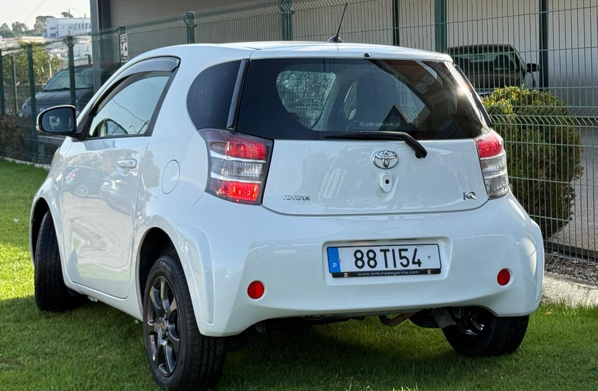 TOYOTA IQ 1.33 VVT-i