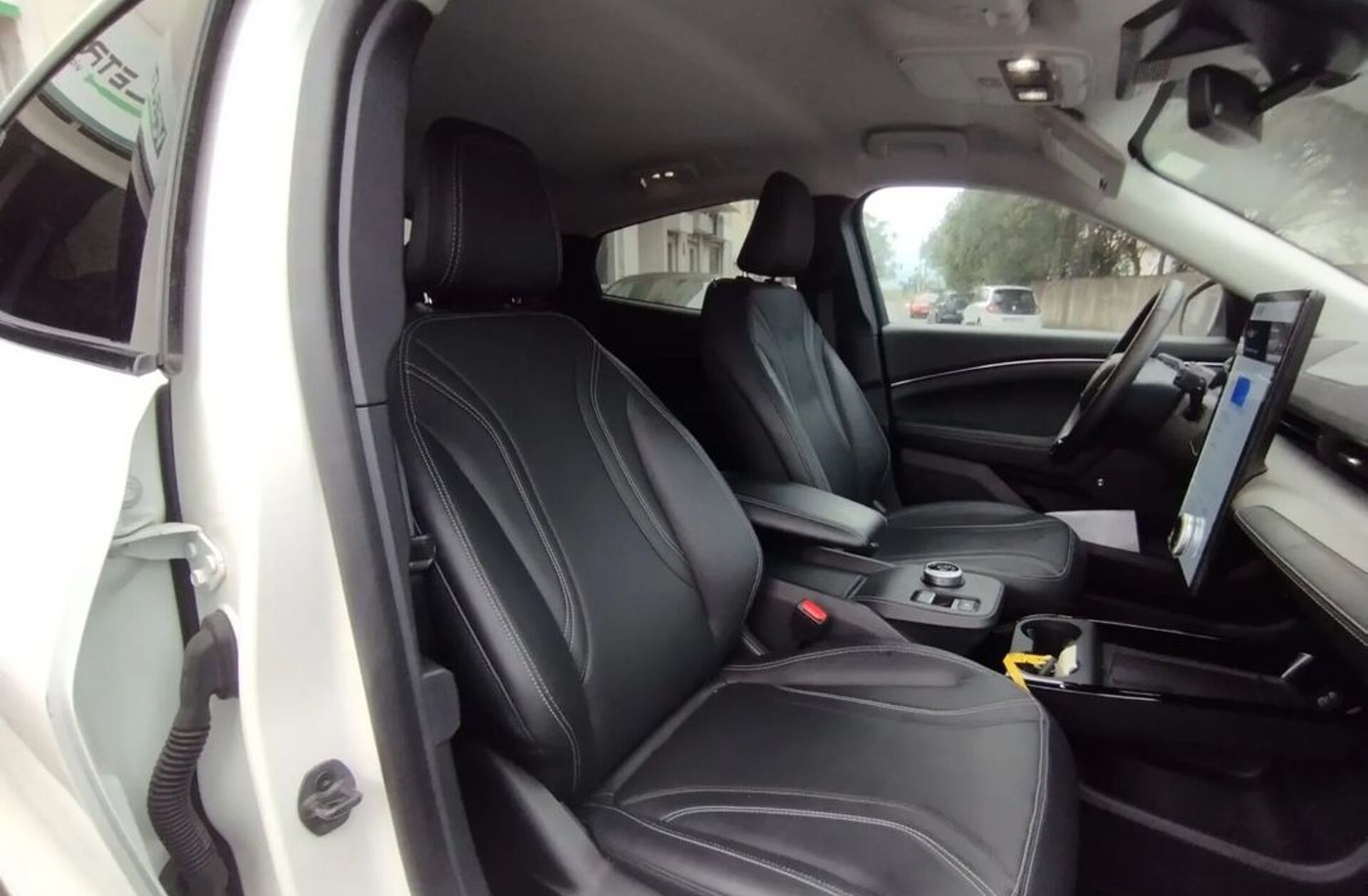 FORD Mustang Mach-E Standard